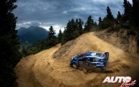 Jourdan Serderidis, al volante del Ford Fiesta WRC, durante el Rally de Grecia 2021, puntuable para el Campeonato del Mundo de Rallies WRC.