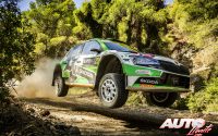 Andreas Mikkelsen, al volante del Skoda Fabia Rally2 Evo WRC 2, durante el Rally de Grecia 2021, puntuable para el Campeonato del Mundo de Rallies WRC 2.