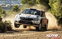 Chris Ingram, al volante del Skoda Fabia Rally2 Evo WRC 3, durante el Rally de Grecia 2021, puntuable para el Campeonato del Mundo de Rallies WRC 3.
