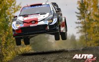 Elfyn Evans, al volante del Toyota Yaris WRC, obtenía la victoria en el Rally de Finlandia 2021, puntuable para el Campeonato del Mundo de Rallies WRC.