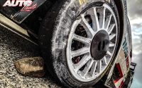 Rueda dañada del Toyota Yaris WRC de Kalle Rovanperä al finalizar uno de los tramos del Rally de España 2021, puntuable para el Campeonato del Mundo de Rallies WRC.