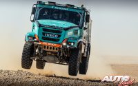 Janus Van Kasteren, al volante de un Iveco Powerstar Evo, durante una etapa del Rally Dakar 2022.