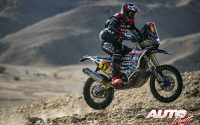 Joan Pedrero, a los mandos de su KTM 450 Rally Rieju, durante una etapa del Rally Dakar 2022.