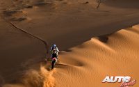 Matthias Walkner, a los mandos de su KTM 450 Rally Factory Replica, durante una etapa del Rally Dakar 2022.