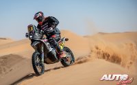 Joan Pedrero, a los mandos de su KTM 450 Rally Rieju, durante una etapa del Rally Dakar 2022.