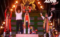 Podio de la categoría de motos del Rally Dakar 2022. De izquierda a derecha: Pablo Quintanilla (Honda), Sam Sunderland (GasGas) y Matthias Walkner (KTM).