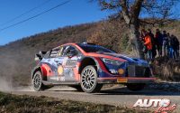 Oliver Solberg, al volante del Hyundai i20 N Rally1 WRC, durante el Rally de Montecarlo 2022, puntuable para el Campeonato del Mundo de Rallies WRC.