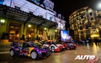 Ford Puma Rally1, Toyota Yaris Rally1 y Hyundai i20 N Rally1 antes de tomar la salida en el Rally de Montecarlo 2022, donde se estrenaban los nuevos coches híbridos de la máxima categoría Rally1.