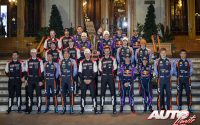 Todos los pilotos y copilotos de la máxima categoría Rally1, reunidos antes de la salida del Rally de Montecarlo 2022.