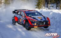 Oliver Solberg, al volante del Hyundai i20 N Rally1 WRC, durante el Rally de Suecia 2022, puntuable para el Campeonato del Mundo de Rallies WRC.