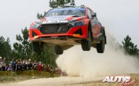 Teemu Suninen, al volante del Hyundai i20 N Rally2 WRC 2, durante el Rally de Italia / Cerdeña 2022, puntuable para el Campeonato del Mundo de Rallies WRC 2.