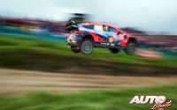 Thierry Neuville, al volante del Hyundai i20 N Rally1 WRC, durante el Rally de Portugal 2022, puntuable para el Campeonato del Mundo de Rallies WRC.
