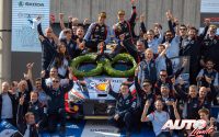 Celebración del equipo Hyundai Motorsport WRT por la victoria de Ott Tänak (Hyundai) en el Rally de Finlandia 2022, puntuable para el Campeonato del Mundo de Rallies WRC.