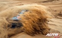 Carlos Sainz, al volante de un Audi RS Q e-tron Evo 2, durante una etapa del Rally Dakar 2023.